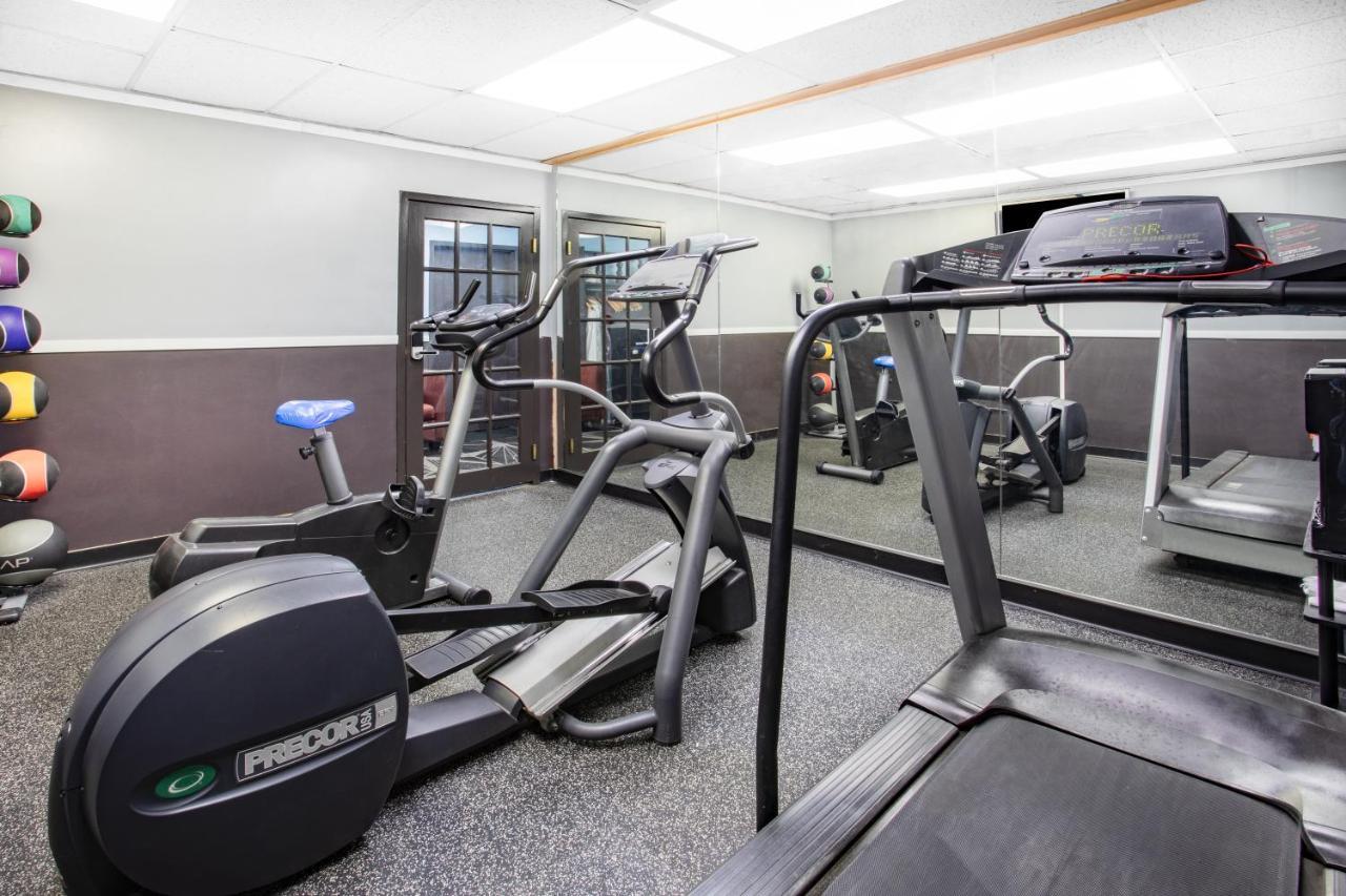 Travelodge By Wyndham Livonia Canton Novi Detroit Area ภายนอก รูปภาพ